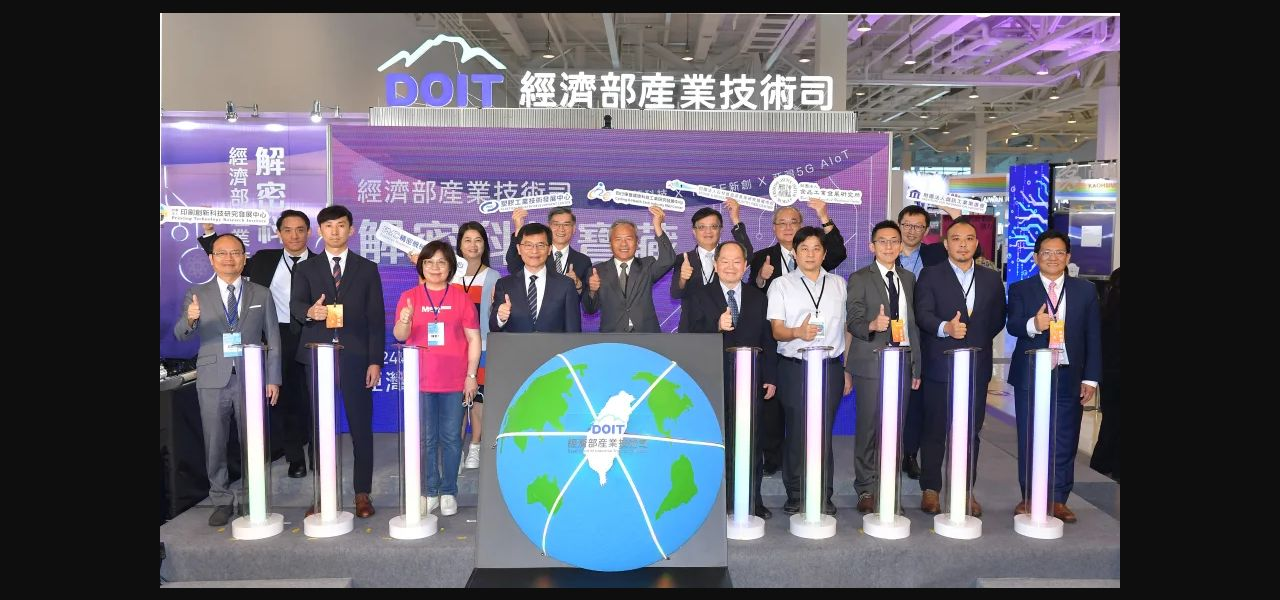 The Department of Industrial Technology under the Ministry of Economic Affairs held a press conference today to showcase 30 innovative technological achievements implemented in southern Taiwan. Photo courtesy of the Industrial Technology Research Institut